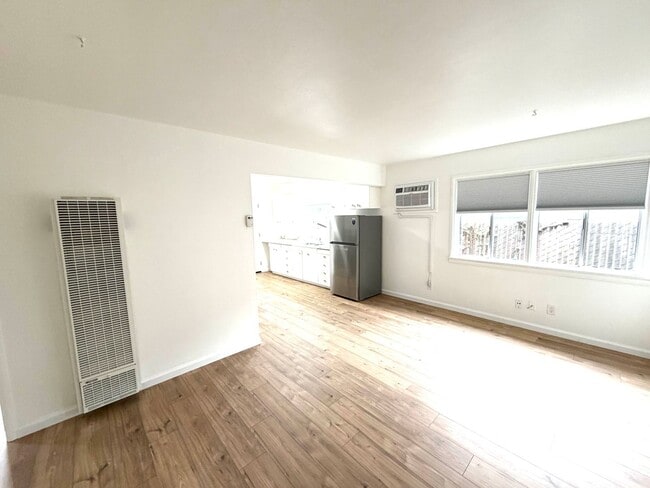 Building Photo - Private & Cozy Detached ADU in South Tahoe Park!