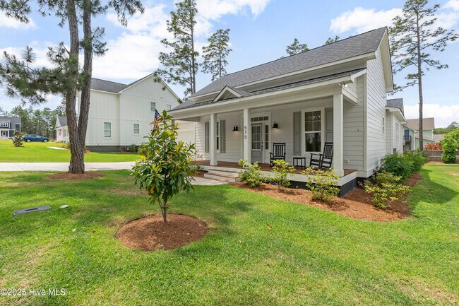 Building Photo - 575 Vintage Ln