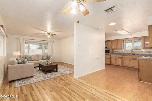 Foto del edificio - 6224 E Dallas St