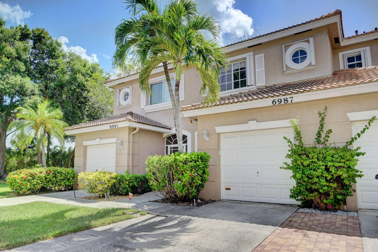 6987 Oak Bridge Ln, Lake Worth Beach, FL 33467 Townhome Rentals in