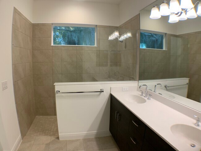 Building Photo - 5333 PROVENCE LANE
