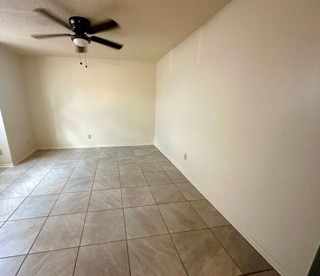 Foto del edificio - 220 Marigny Cir
