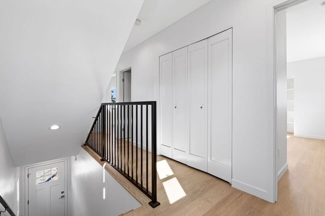 Building Photo - 4787 Panorama Dr