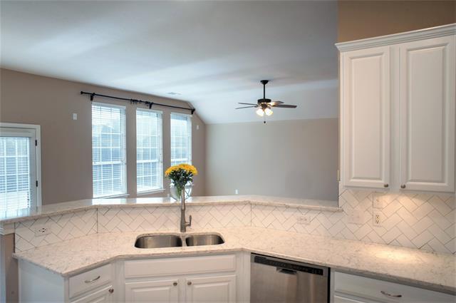 Foto del edificio - 1214 Limestone Creek Dr