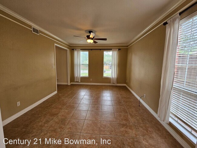 Foto del edificio - 4 br, 2 bath House - 3222 Mapleridge Dr.