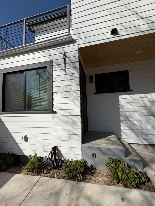 Foto del edificio - 6111 Strickland Ave