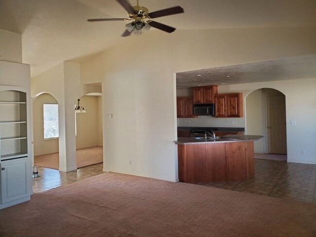 Building Photo - 3 Bed 2 Bath By Iron Springs Elementary