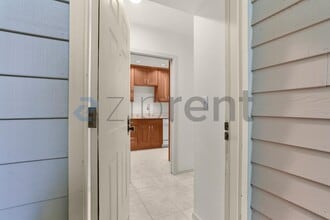 Building Photo - 12840 SE 40th Ct