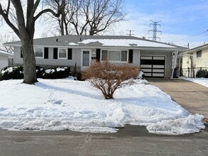 Building Photo - 470 Hundley Dr