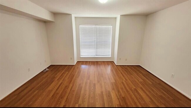 Foto del edificio - 3100 Walnut Bend Ln