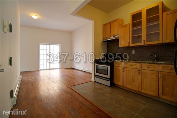 Building Photo - 1520 Lincoln Pl