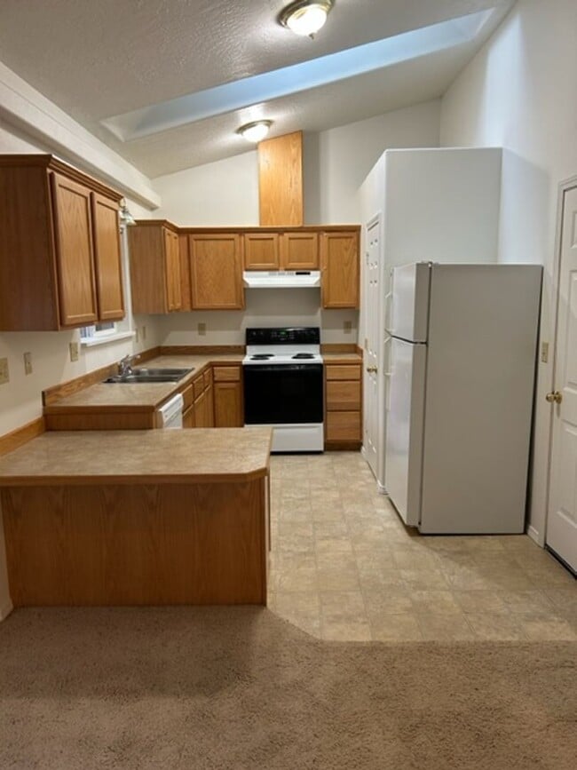 Building Photo - 2103 Wilson Ct