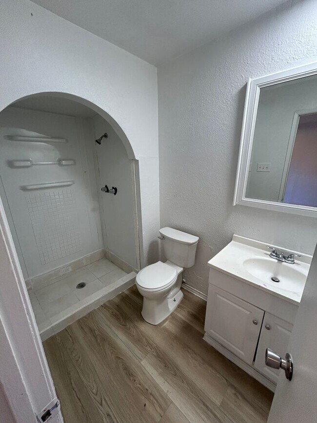 Building Photo - Discover the home and live like royalty!