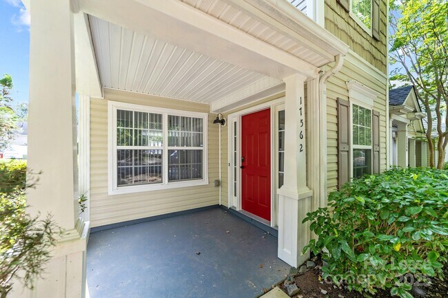 Foto del edificio - 17562 Caldwell Track Dr