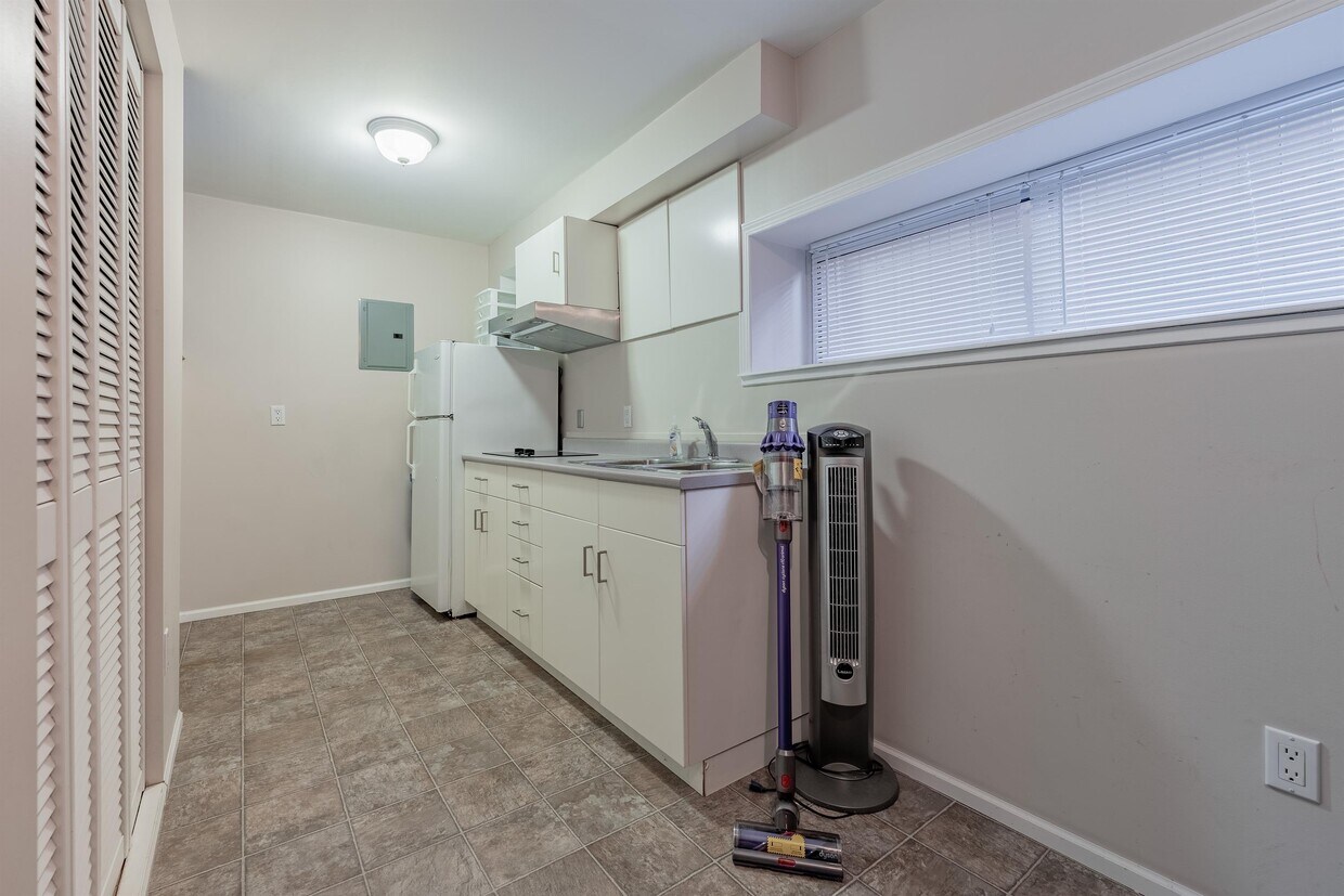 Photo principale - 2280 McMullen Ave