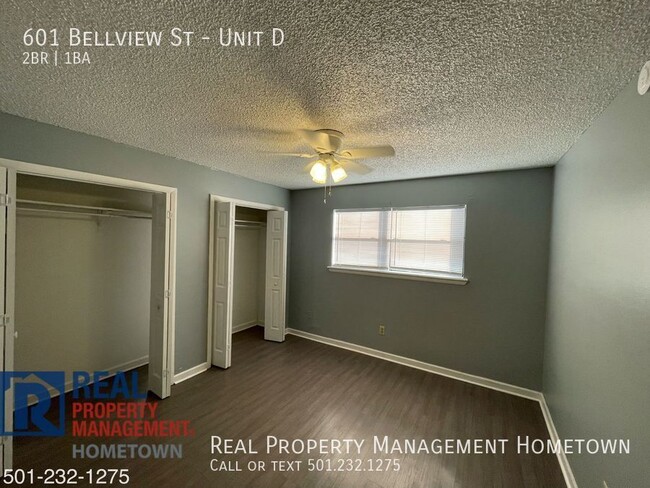 Building Photo - 2 bed 1 bath Apartment, Near Oaklawn RaceT...