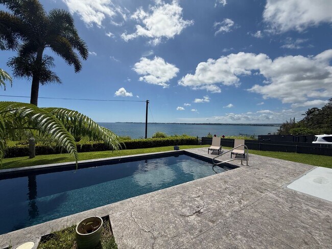 Foto del edificio - Honolii Fully Furnished Residence