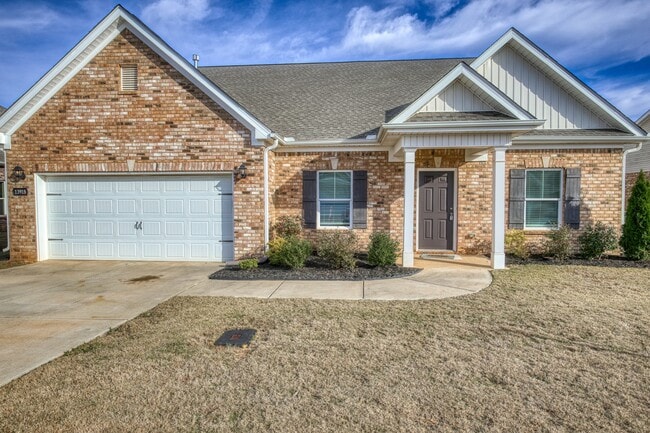 Building Photo - 13918 Brooks Dr