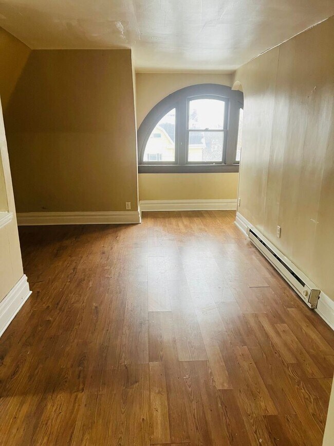 Building Photo - 1 br, 1 bath House - 413 E. Leasure Ave.  ...