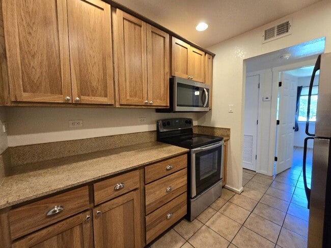 Building Photo - 601 W San Mateo Rd