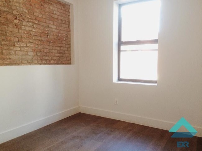 Building Photo - 843 DeKalb Ave