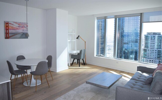 Building Photo - 338 Main St