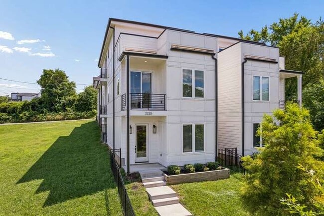 Photo - 2225 Herman St (Nashville, TN) House