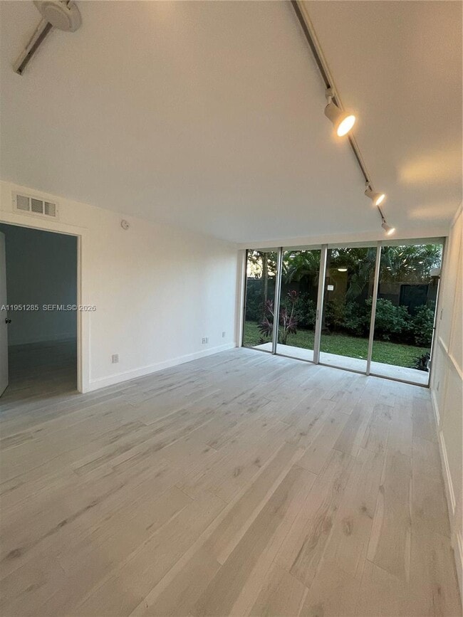 Foto del edificio - 2160 SW 16th Ave