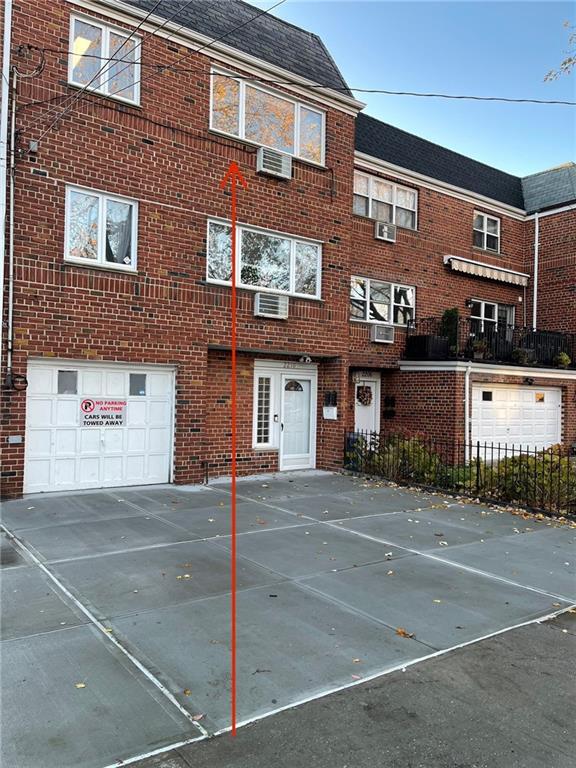 Foto principal - 22-10 73rd St