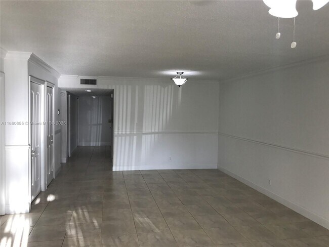 Building Photo - 16521 Blatt Blvd