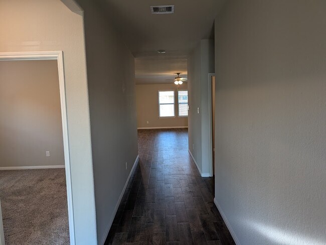 Building Photo - 2226 E WInding Pines