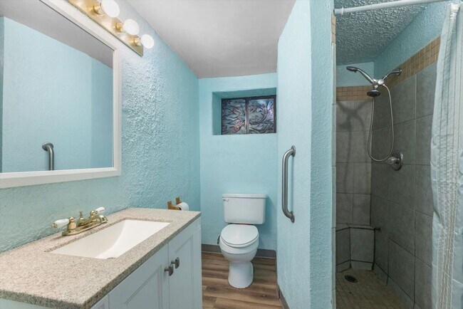 Foto del edificio - Updated North Downtown 2/bd 1/ba