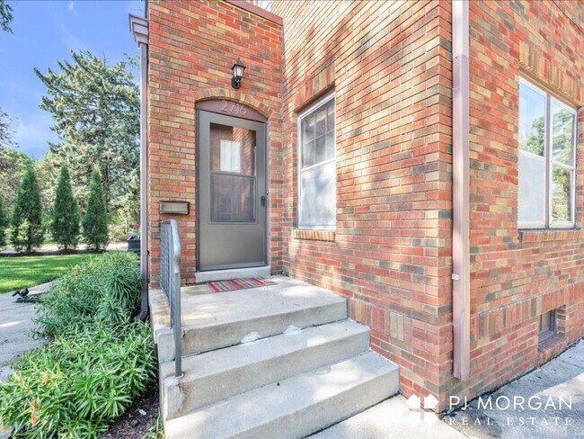 Foto del edificio - 2 bedroom duplex for rent in Midtown!