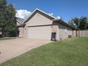 Building Photo - 5102 Hatteras Dr