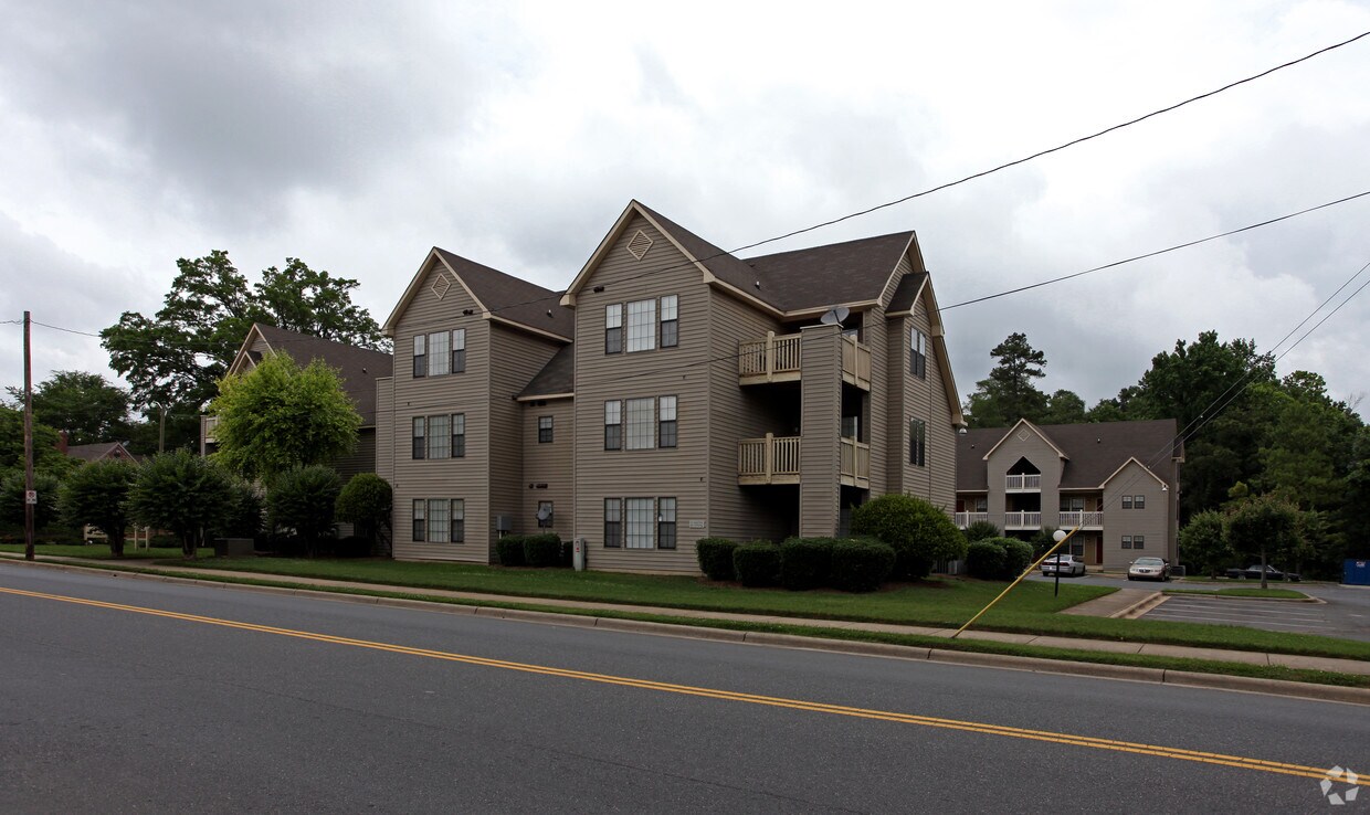 Building Photo - Morcom Apartments