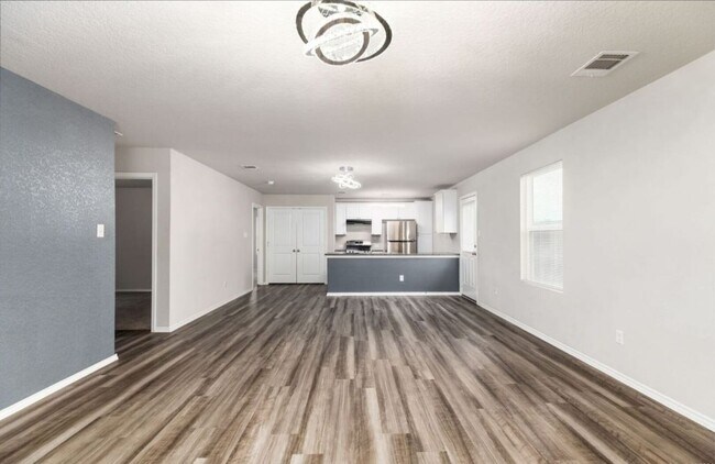 Foto del edificio - 5910 Lady Ln