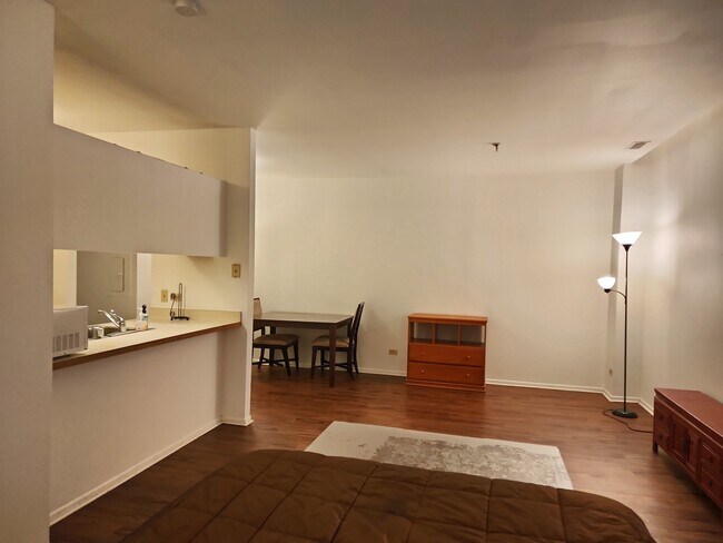 Foto del edificio - 680 S Federal St