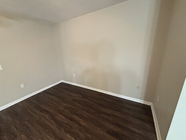 Foto del edificio - 137 Candlebrook Dr