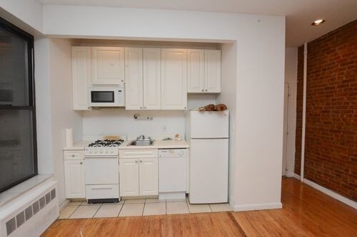 Building Photo - 1296 Lexington Ave