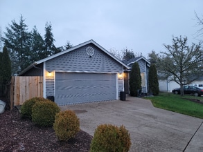 Building Photo - 5617 SW Windflower Dr