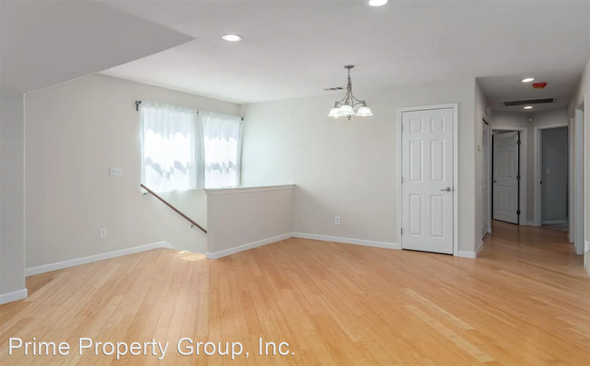 Building Photo - 3 br, 2 bath House - 2020 X st.