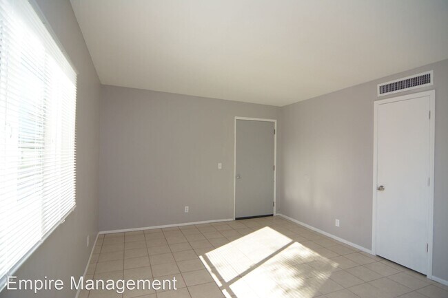 Building Photo - 3 br, 1 bath House - 501 E. Amaro Pl.