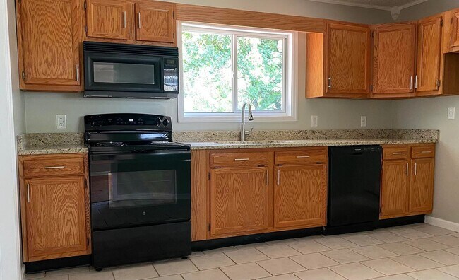 Foto del edificio - Easy Living in Red Bank! 3 Bedroom 1.5 Bathroom