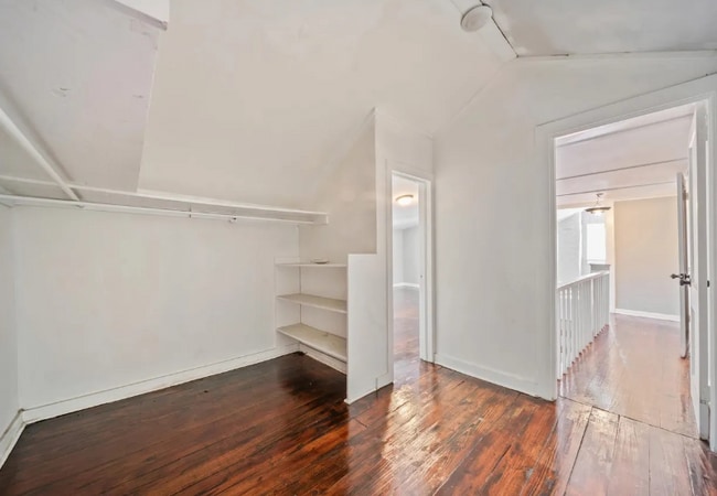 Building Photo - 1957 Broughton St