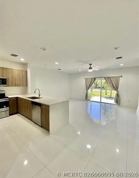 Building Photo - 1060 Crystal Way