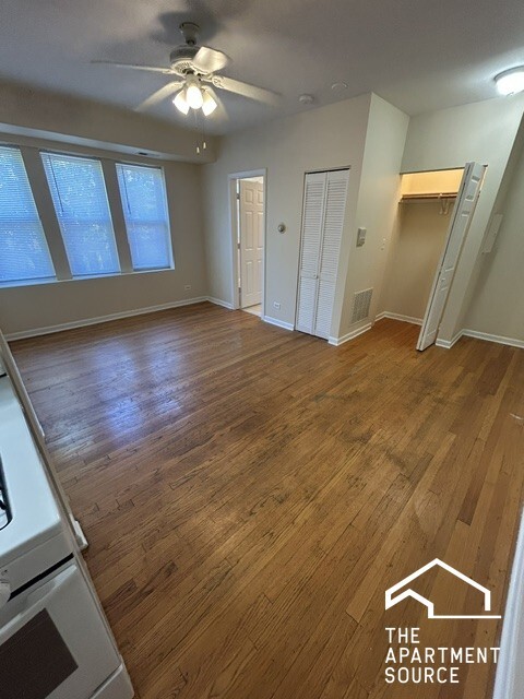 Building Photo - 4427 N Lawndale Ave