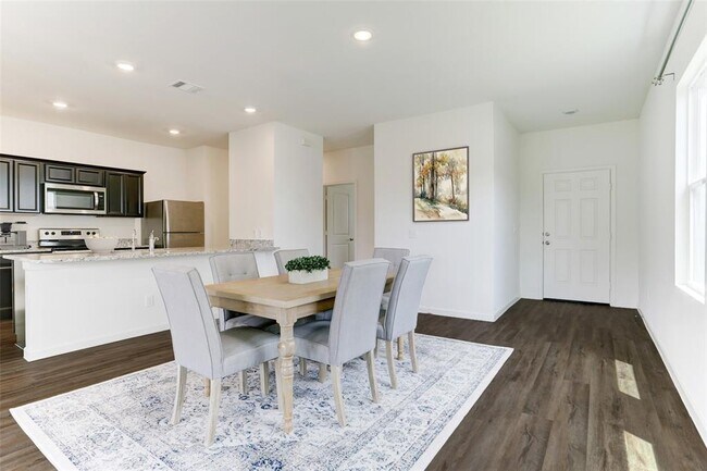 Foto del edificio - 5018 Highland Crest Dr
