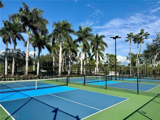 Foto del edificio - 2730 Cypress Trace Cir