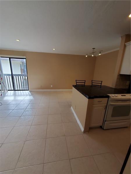 Building Photo - 3036 Coral Ridge Dr