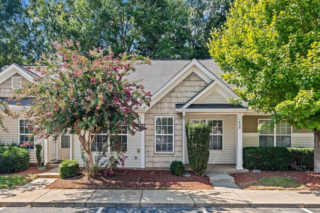 Primary Photo - Harpers Mill one level 2 Bedroom townhome ...